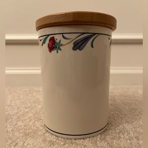Lenox Poppies on Blue medium canister with lid.